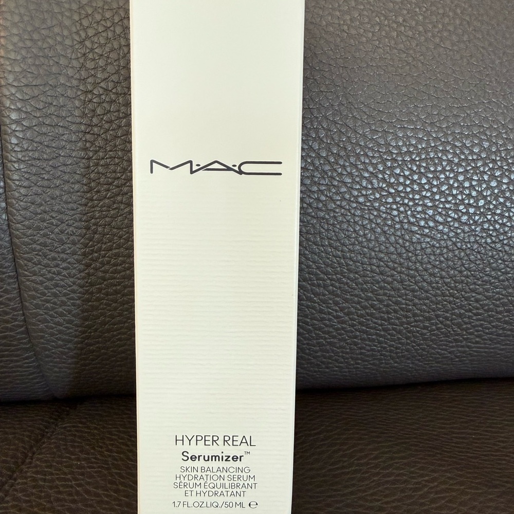 MAC Cosmetics Hyper Real Serumizer